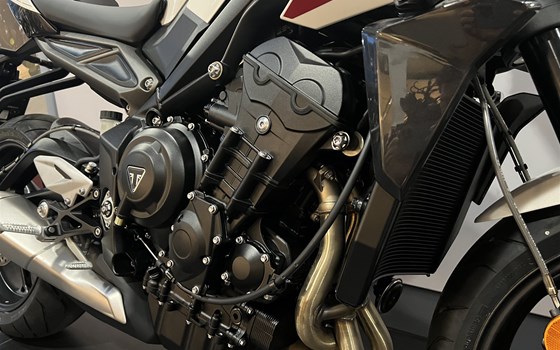 Neufahrzeug Triumph Street Triple 765 R - Bild 11