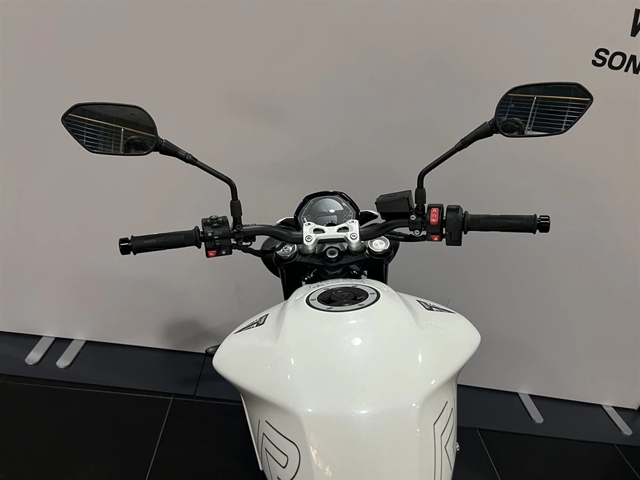 Angebot Triumph Street Triple 765 R A2 Bild 7: Angebot Triumph Street Triple 765 R A2