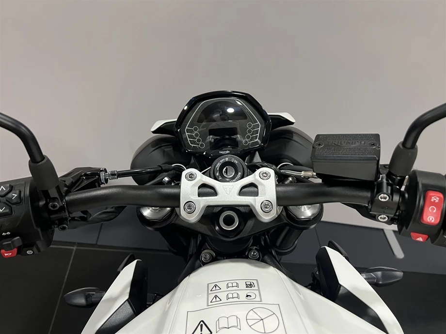 Angebot Triumph Street Triple 765 R A2 Bild 8: Angebot Triumph Street Triple 765 R A2