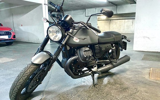 Gebrauchtmotorrad Moto Guzzi V7 III Stone - Bild 1 Gebrauchtmotorrad Moto Guzzi V7 III Stone - Bild 1