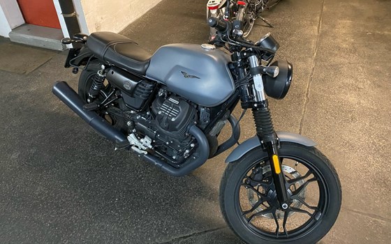 Gebrauchtmotorrad Moto Guzzi V7 III Stone - Bild 2 Gebrauchtmotorrad Moto Guzzi V7 III Stone - Bild 2