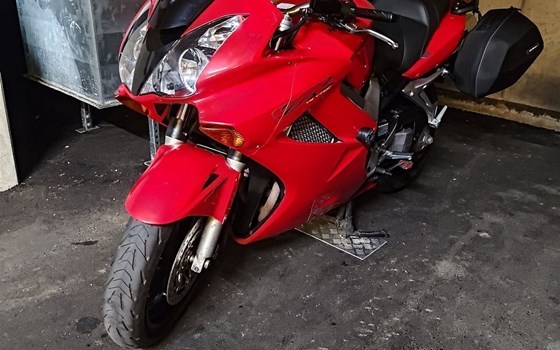 Gebrauchtmotorrad Honda VFR 800 F - Bild 2