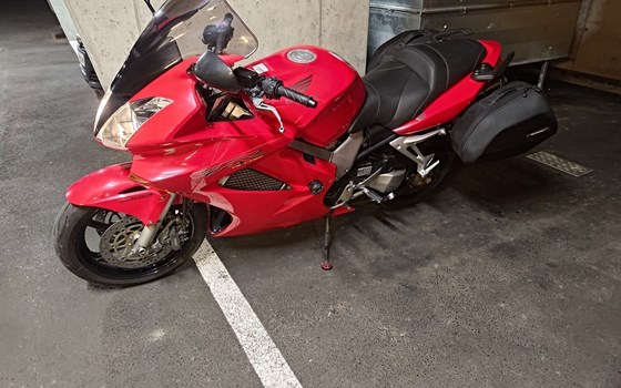 Gebrauchtmotorrad Honda VFR 800 F - Bild 4