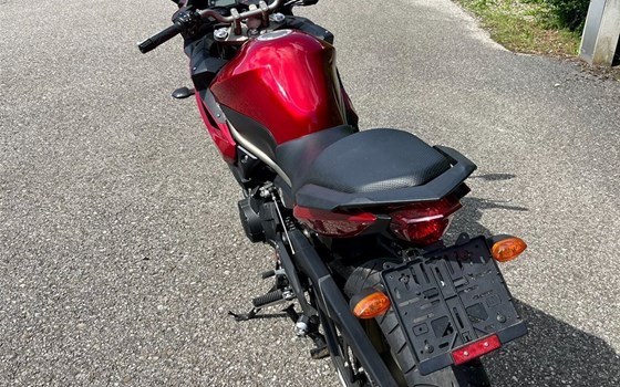 Gebrauchtmotorrad Yamaha XJ6 Diversion - Bild 3 Gebrauchtmotorrad Yamaha XJ6 Diversion - Bild 3