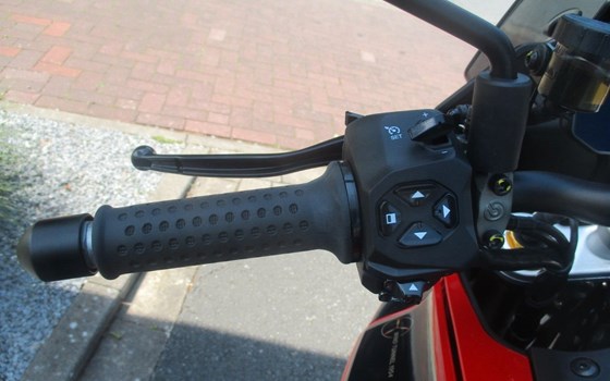 Neufahrzeug Moto Guzzi V100 Mandello - Bild 12