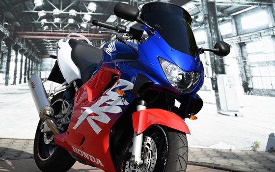 Gebrauchtmotorrad Honda CBR 600 F - Bild 6