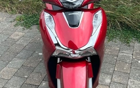 Gebrauchtmotorrad Honda SH125i - Bild 7 Gebrauchtmotorrad Honda SH125i - Bild 7