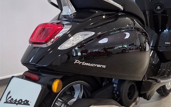 Neufahrzeug Vespa Primavera 125 - Bild 2