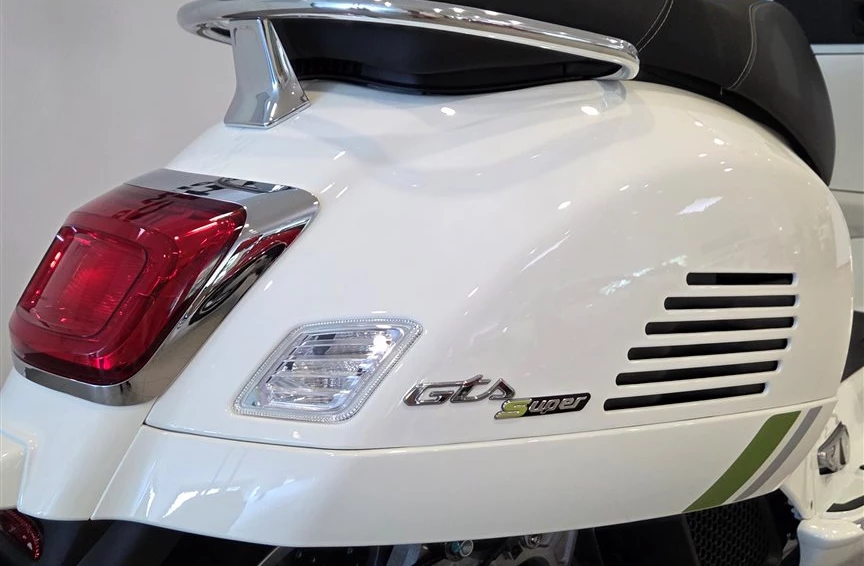 Angebot Vespa GTS 125 Super Tech Bild 2: Angebot Vespa GTS 125 Super Tech