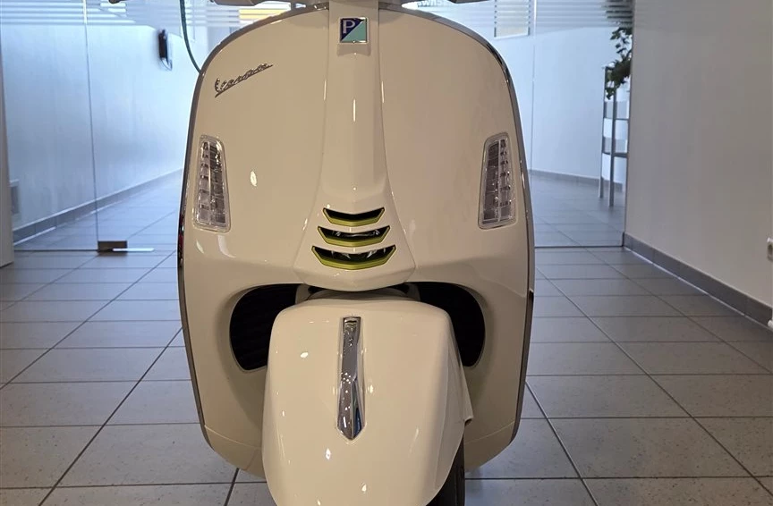 Angebot Vespa GTS 125 Super Tech Bild 4: Angebot Vespa GTS 125 Super Tech