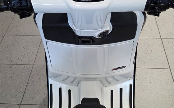 Neufahrzeug Vespa GTS 125 Super Sport - Bild 3