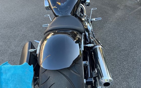 Gebrauchtmotorrad Suzuki Intruder M1800R - Bild 3 Gebrauchtmotorrad Suzuki Intruder M1800R - Bild 3