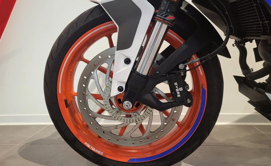 Angebot KTM 390 Duke Bild 12: Angebot KTM 390 Duke