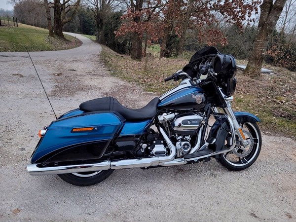Gebrauchtmotorrad Harley-Davidson Street Glide FLHX