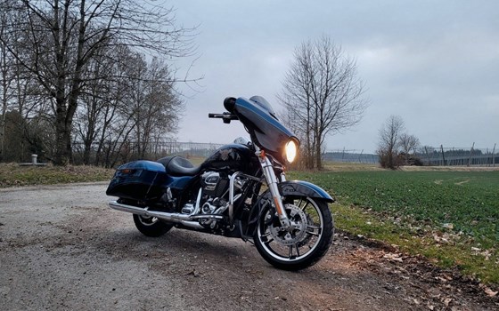 Gebrauchtmotorrad Harley-Davidson Street Glide FLHX - Bild 3