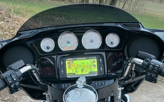 Gebrauchtmotorrad Harley-Davidson Street Glide FLHX - Bild 5