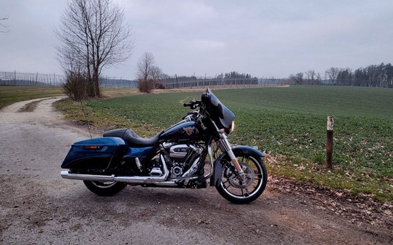 Gebrauchtmotorrad Harley-Davidson Street Glide FLHX - Bild 7