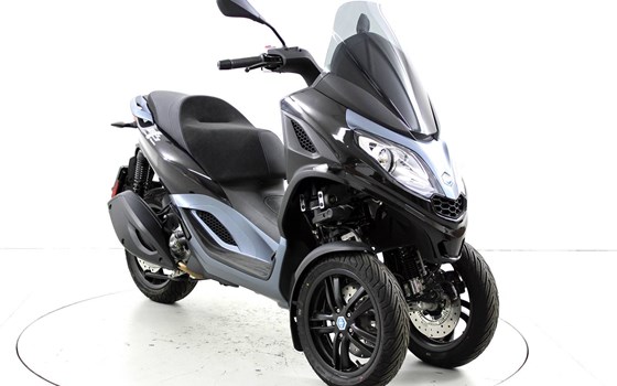 Neufahrzeug Piaggio MP3 300 - Bild 2