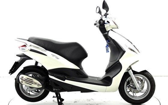 Motorrad Occasion Piaggio Fly 125 - Bild 4
