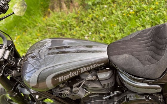 Gebrauchtmotorrad Harley-Davidson Softail Street Bob FXBB - Bild 2