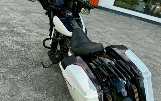 Gebrauchtmotorrad Harley-Davidson CVO Street Glide FLHXSE - Bild 6