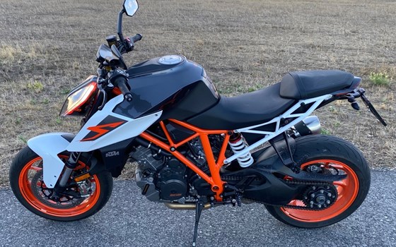 Gebrauchtmotorrad KTM 1290 Super Duke R - Bild 10 Gebrauchtmotorrad KTM 1290 Super Duke R - Bild 10