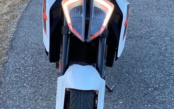 Gebrauchtmotorrad KTM 1290 Super Duke R - Bild 3 Gebrauchtmotorrad KTM 1290 Super Duke R - Bild 3