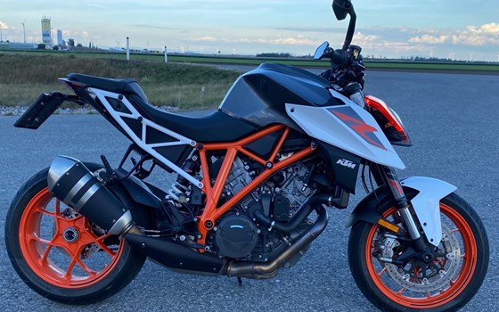 Gebrauchtmotorrad KTM 1290 Super Duke R - Bild 5 Gebrauchtmotorrad KTM 1290 Super Duke R - Bild 5