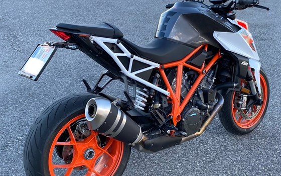 Gebrauchtmotorrad KTM 1290 Super Duke R - Bild 6 Gebrauchtmotorrad KTM 1290 Super Duke R - Bild 6