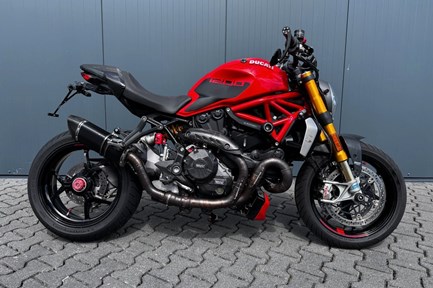 Ducati Monster 1200 S