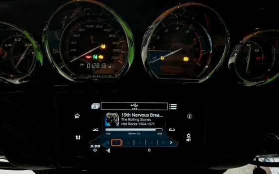 Gebrauchtmotorrad Harley-Davidson CVO Street Glide FLHXSE - Bild 10