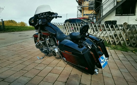 Gebrauchtmotorrad Harley-Davidson CVO Street Glide FLHXSE - Bild 8