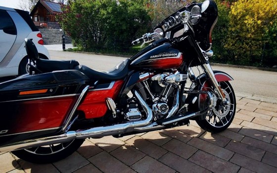 Gebrauchtmotorrad Harley-Davidson CVO Street Glide FLHXSE - Bild 9