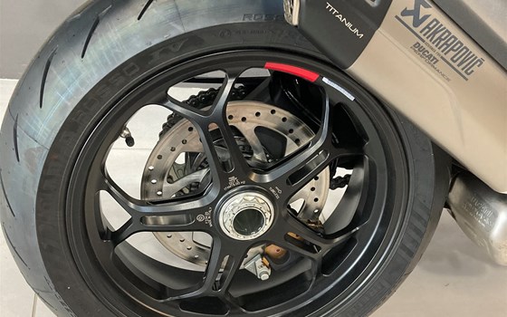 Neufahrzeug Ducati Multistrada V4 Pikes Peak - Bild 7 Neufahrzeug Ducati Multistrada V4 Pikes Peak - Bild 7