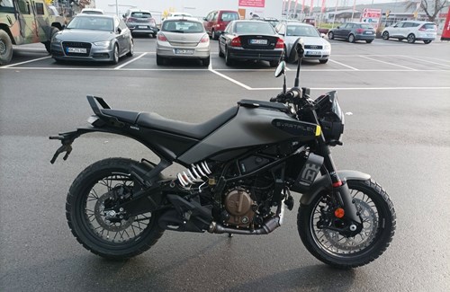 Gebrauchtmotorrad Husqvarna Svartpilen 125