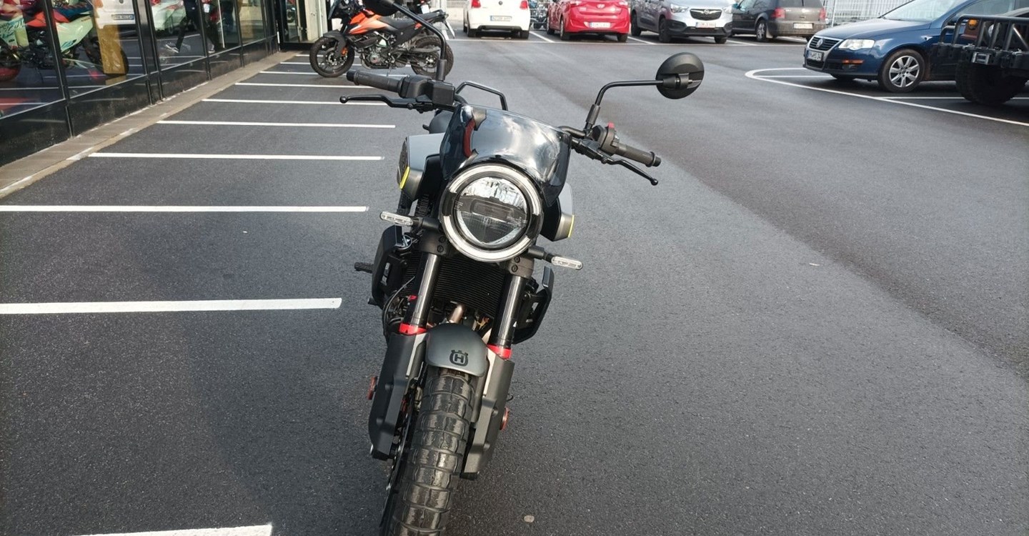 Angebot Husqvarna Svartpilen 125