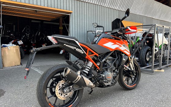 Gebrauchtmotorrad KTM 125 Duke - Bild 2 Gebrauchtmotorrad KTM 125 Duke - Bild 2