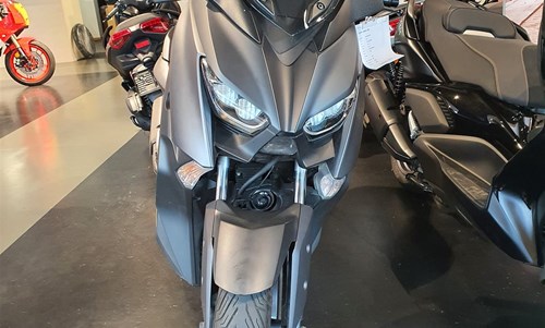 Yamaha XMAX 300