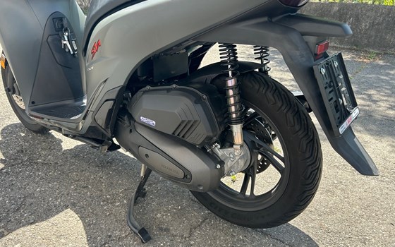 Gebrauchtmotorrad Honda SH150i - Bild 5 Gebrauchtmotorrad Honda SH150i - Bild 5