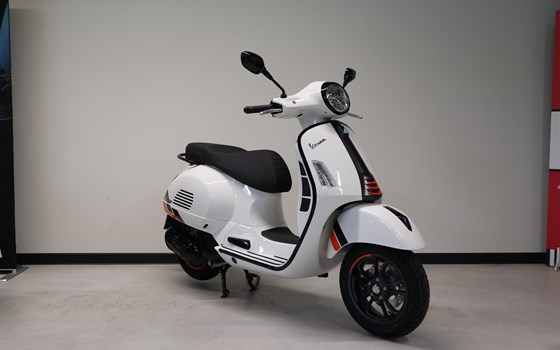 Neufahrzeug Vespa GTS 125 Super Sport - Bild 2