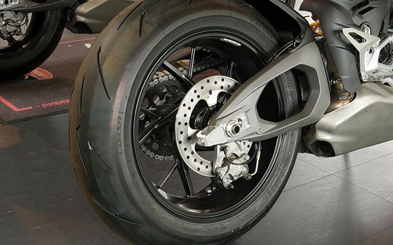 Neufahrzeug Ducati Streetfighter V4 - Bild 3