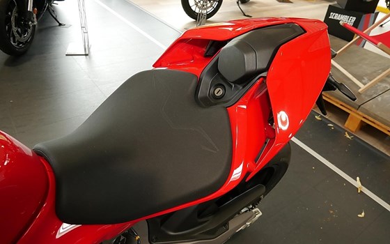 Neufahrzeug Ducati Streetfighter V4 S - Bild 7