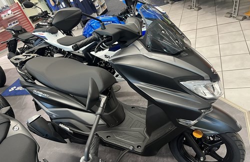 Neumotorrad Suzuki Burgman Street 125EX