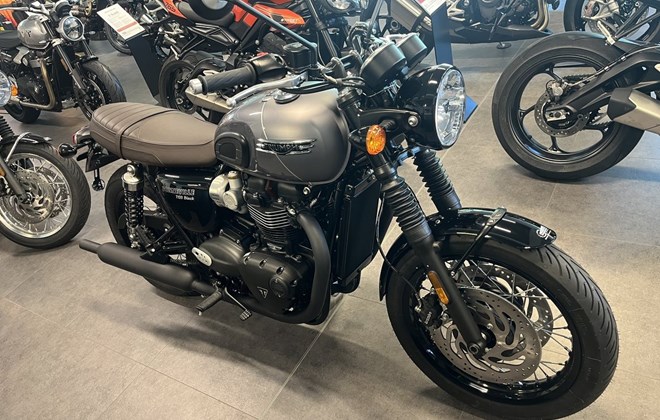 Triumph Bonneville T120 Black