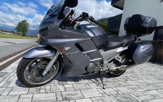 Gebrauchtmotorrad Yamaha FJR 1300 - Bild 3 Gebrauchtmotorrad Yamaha FJR 1300 - Bild 3