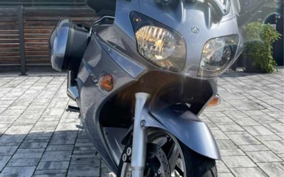 Gebrauchtmotorrad Yamaha FJR 1300 - Bild 2 Gebrauchtmotorrad Yamaha FJR 1300 - Bild 2