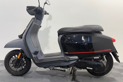 Lambretta V125 Special