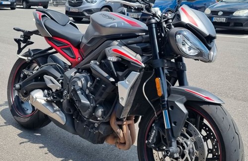 Gebrauchtmotorrad Triumph Street Triple 675 R