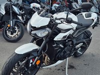 Gebrauchtmotorrad Triumph Street Triple 765 R