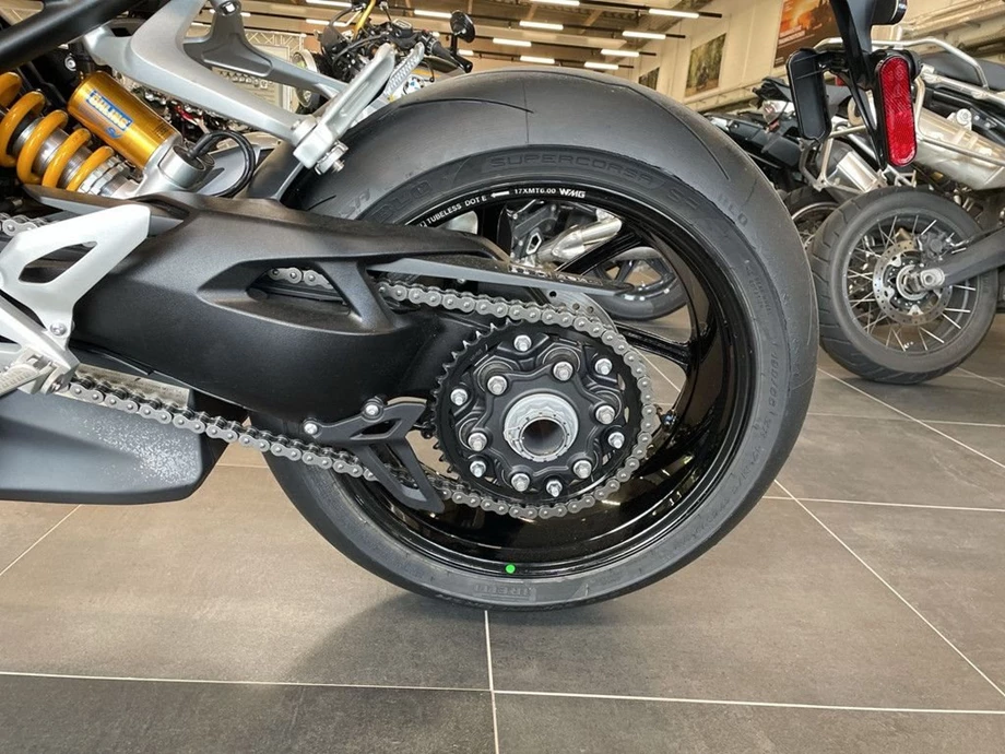 Angebot Triumph Speed Triple 1200 RS Bild 11: Angebot Triumph Speed Triple 1200 RS